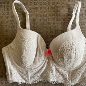 Victoria’s Secret Body by Victoria Lined Demi Bra